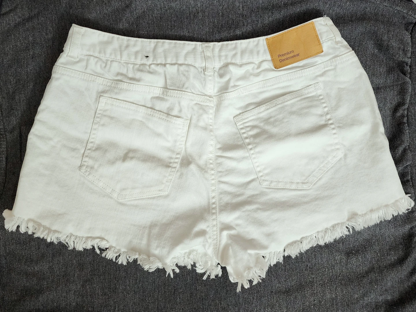 White Denim Shorts Size L - photo 2