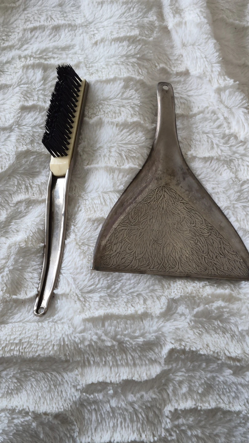 Vintage Dustpan and Brush Set - photo 3