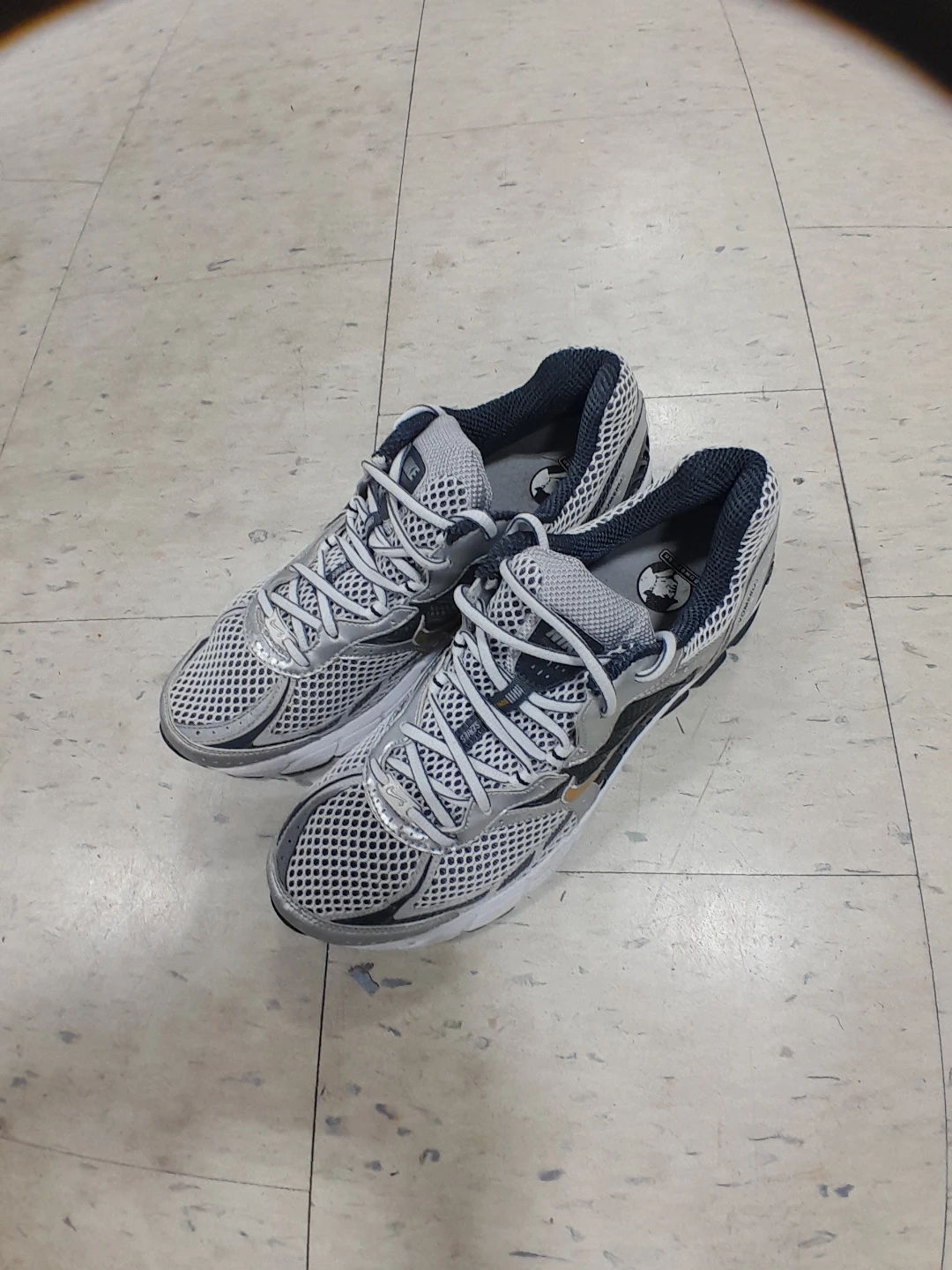 Nike Zoom Vomero Running Shoes Men's Size 11.5 - photo 3