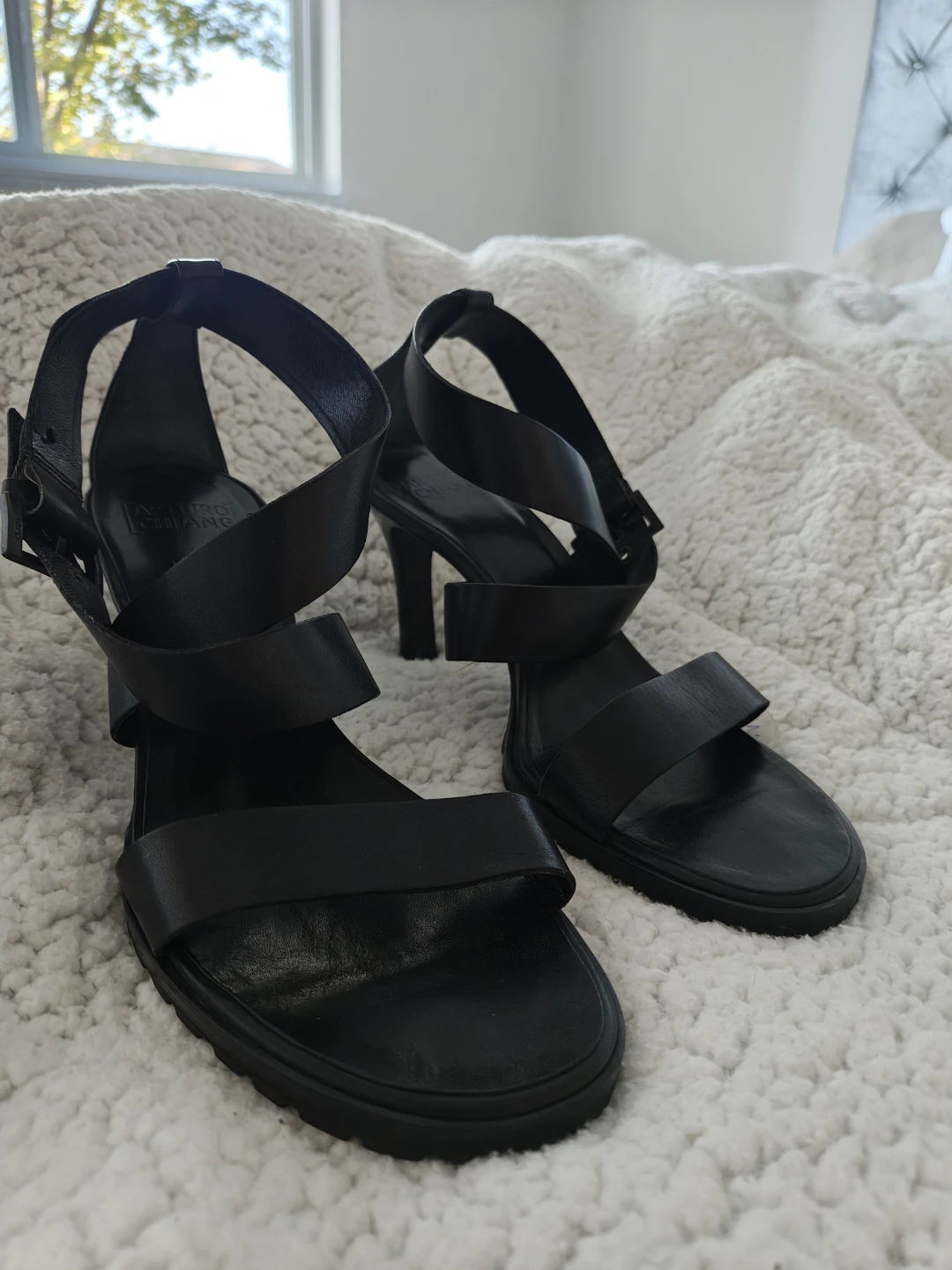 Arturo Chiang Black Leather Heels