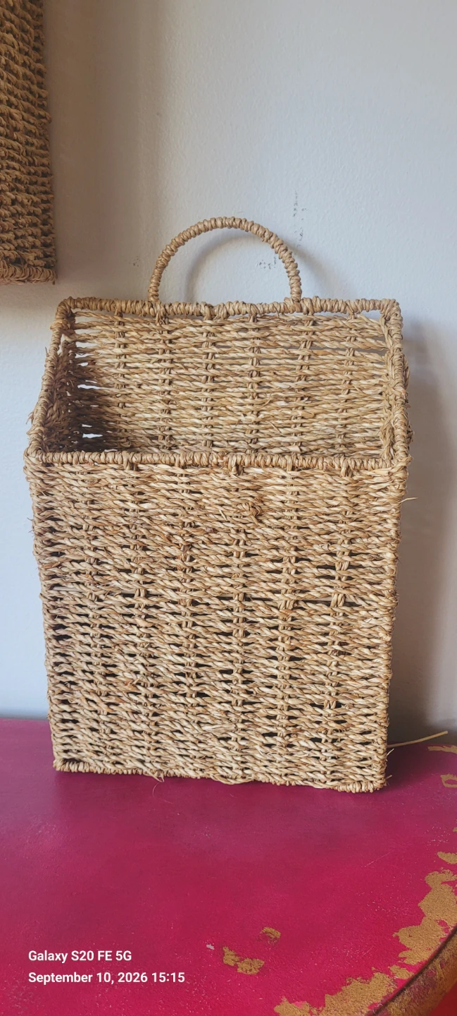 Set of Two Woven Seagrass Wall Baskets - photo 2