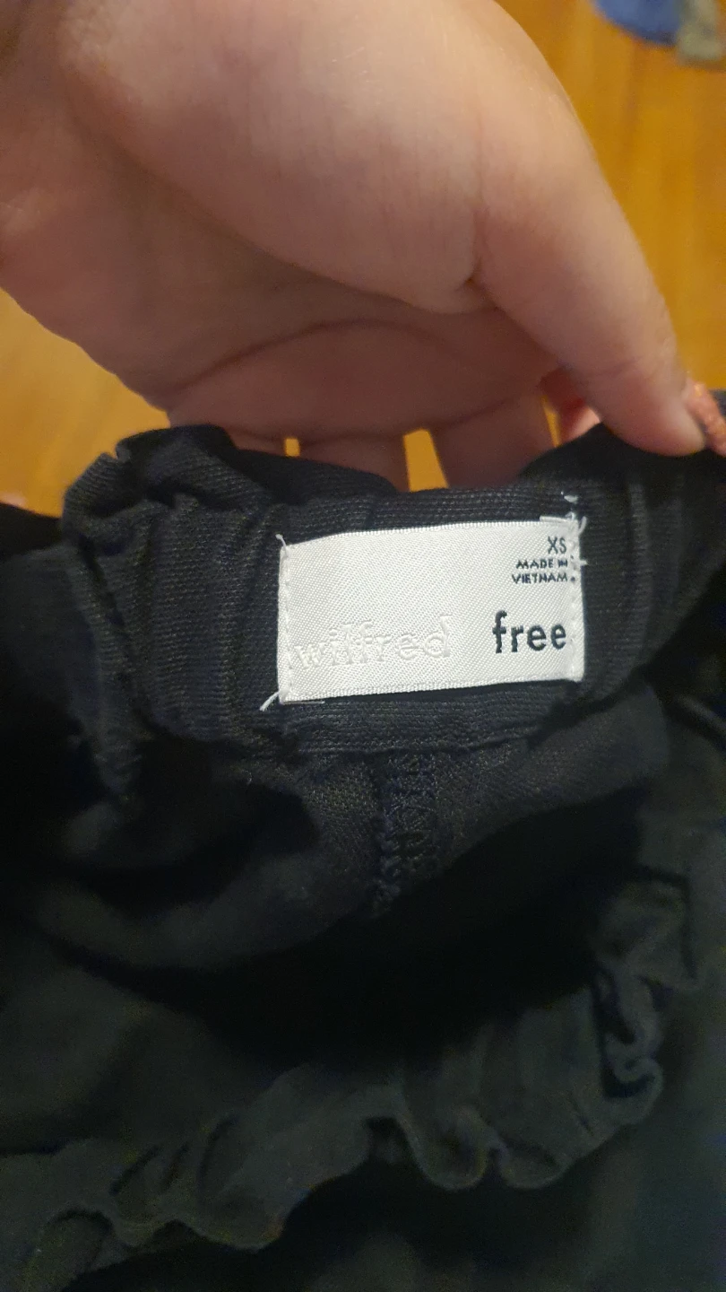 Wilfred Free Black Shorts - photo 4