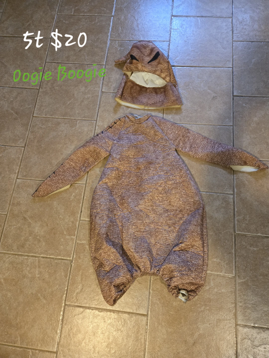 Selection of Kids Halloween Costumes - photo 3