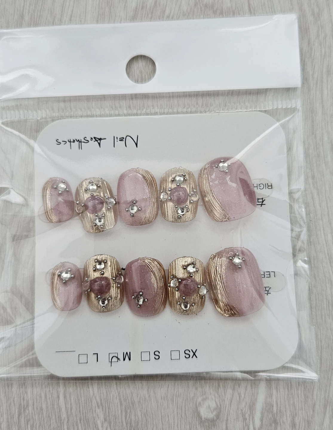 Nail Aesthetics Pink and Gold Press-on Nails