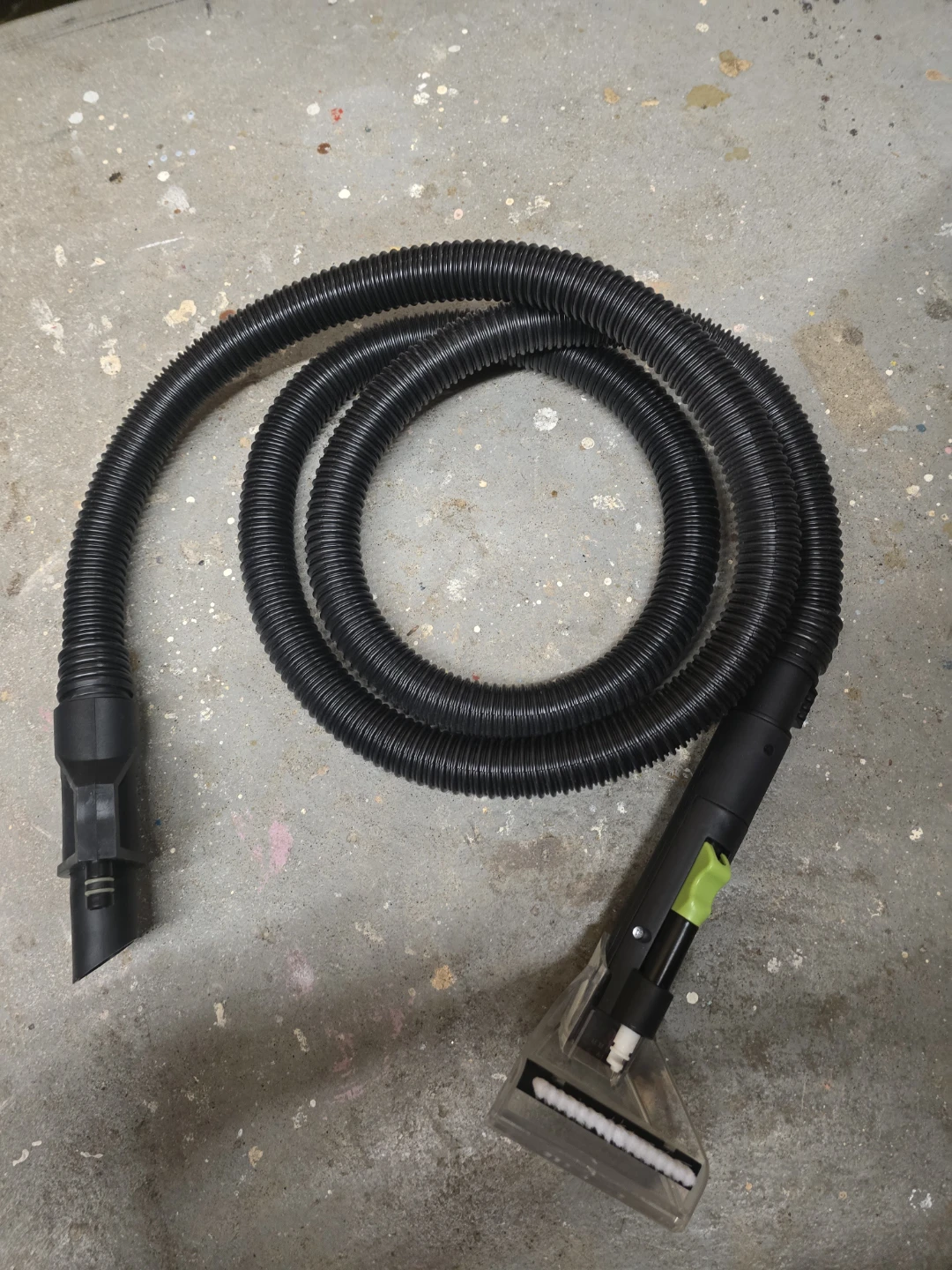 Hoover Dual Power Max Carpet Cleaner Hose & Tool Brush - photo 2