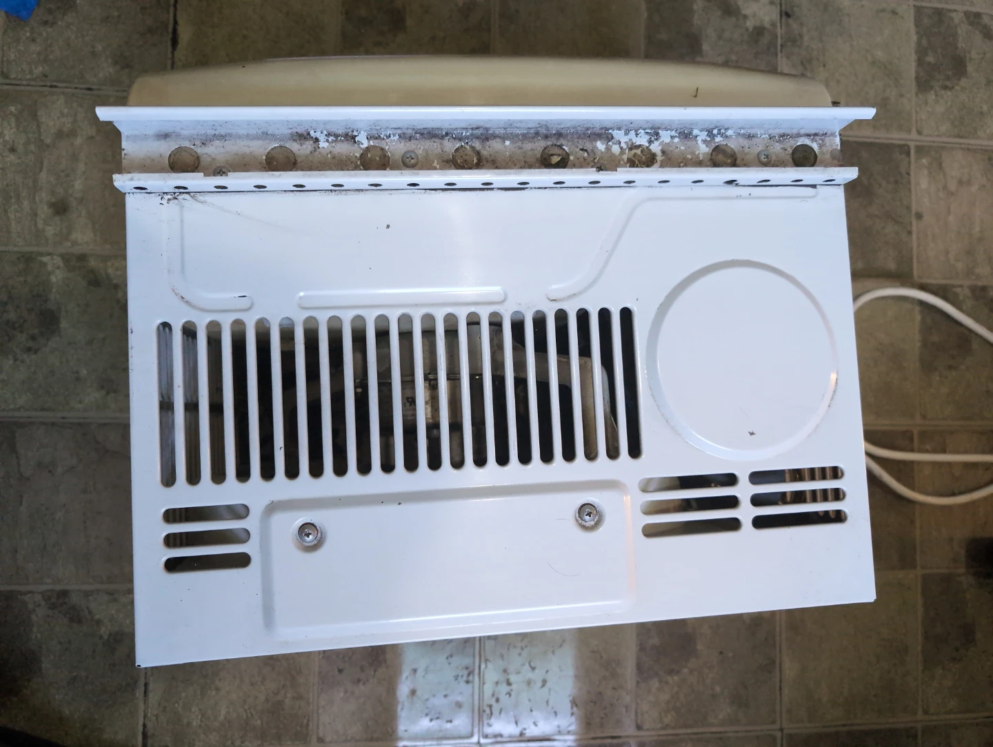 Frigidaire Window Air Conditioner - photo 2
