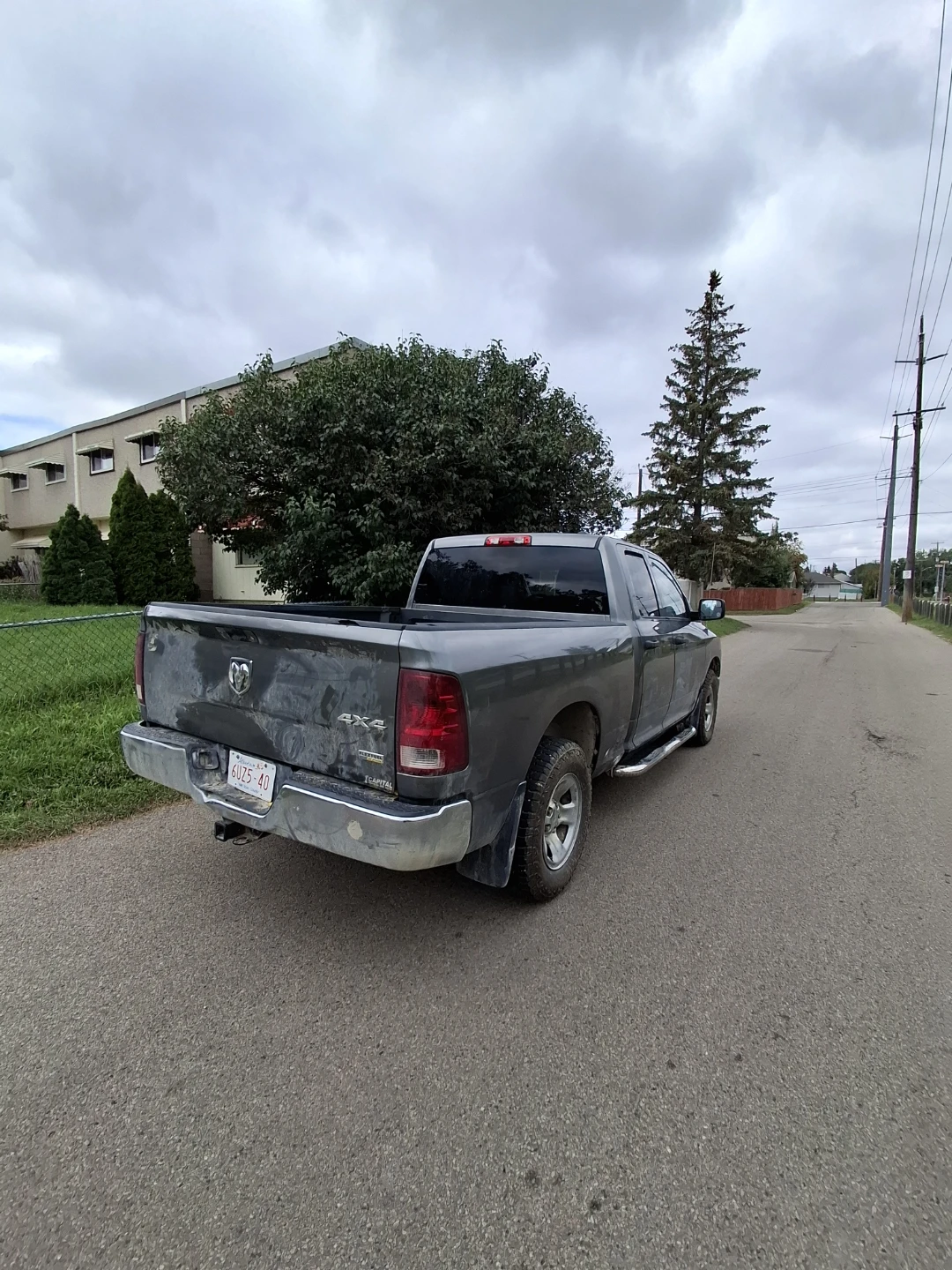 Ram 1500 4x4 Grey Pickup Truck - photo 3