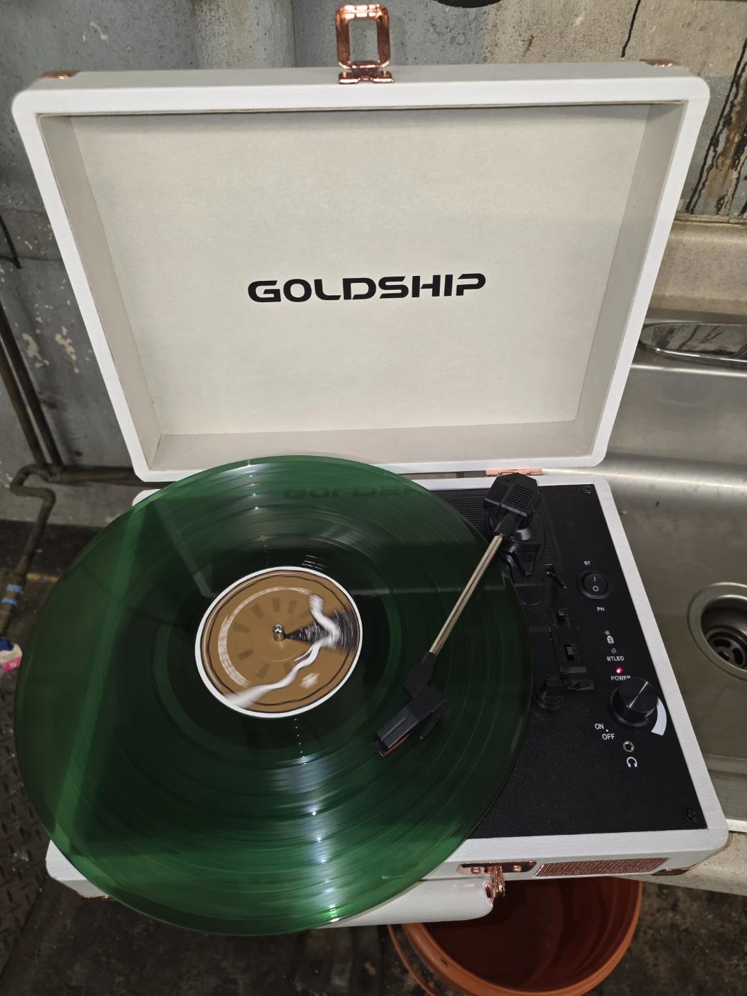 Goldship Portable Suitcase Record Player - photo 2