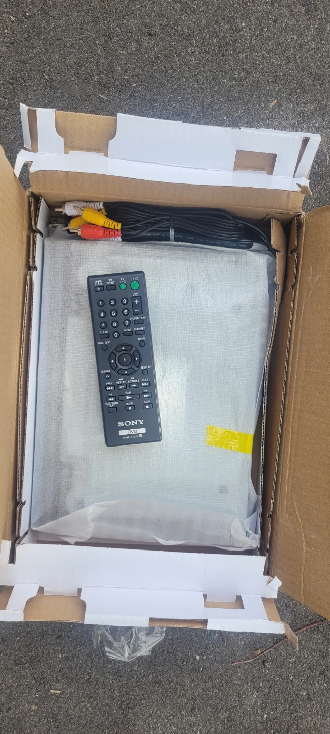 Sony DVP-SR310P DVD Player - photo 2