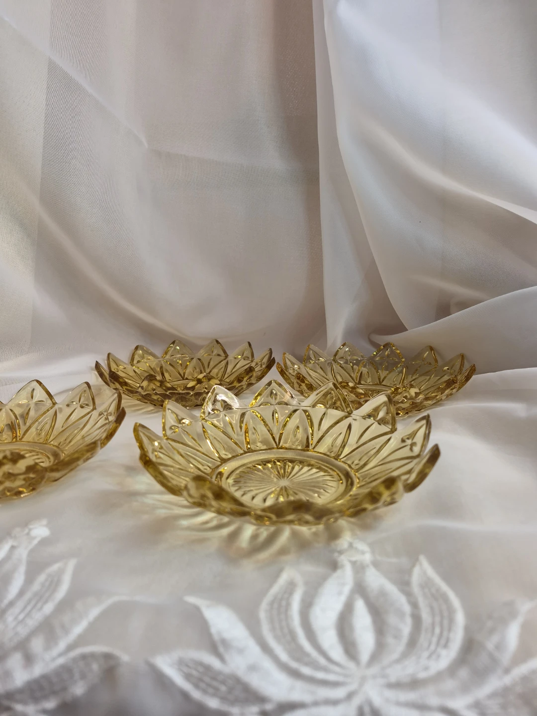 Set of 4 Beautiful Vintage Amber Federal Glass Bowls - photo 4