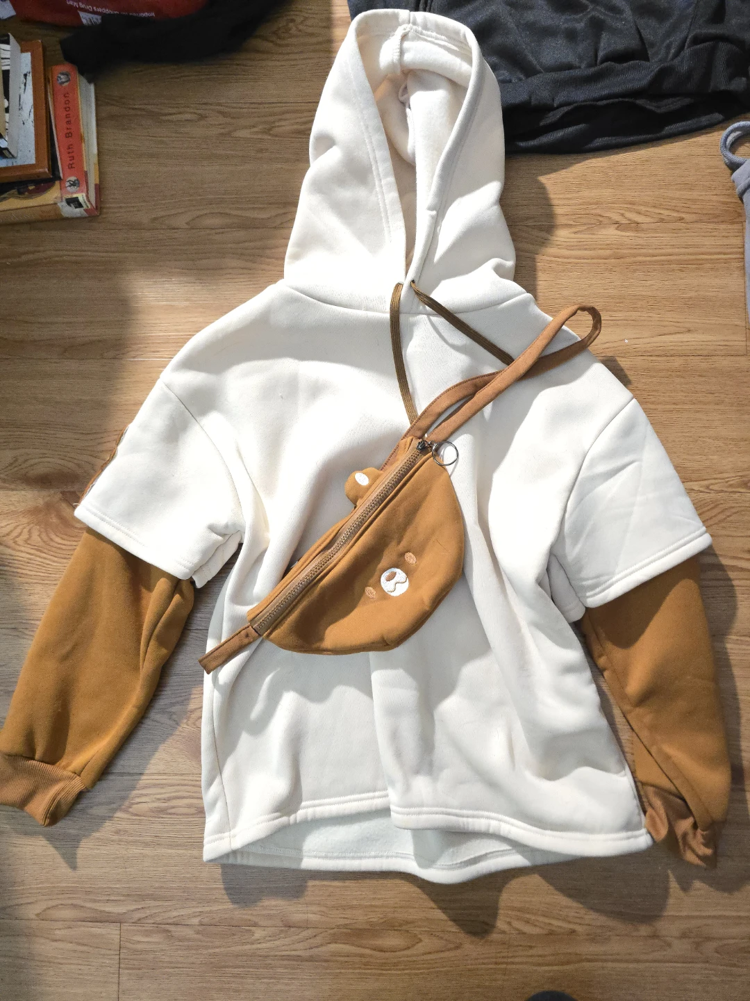 Bundle of 4 Hoodies - photo 4