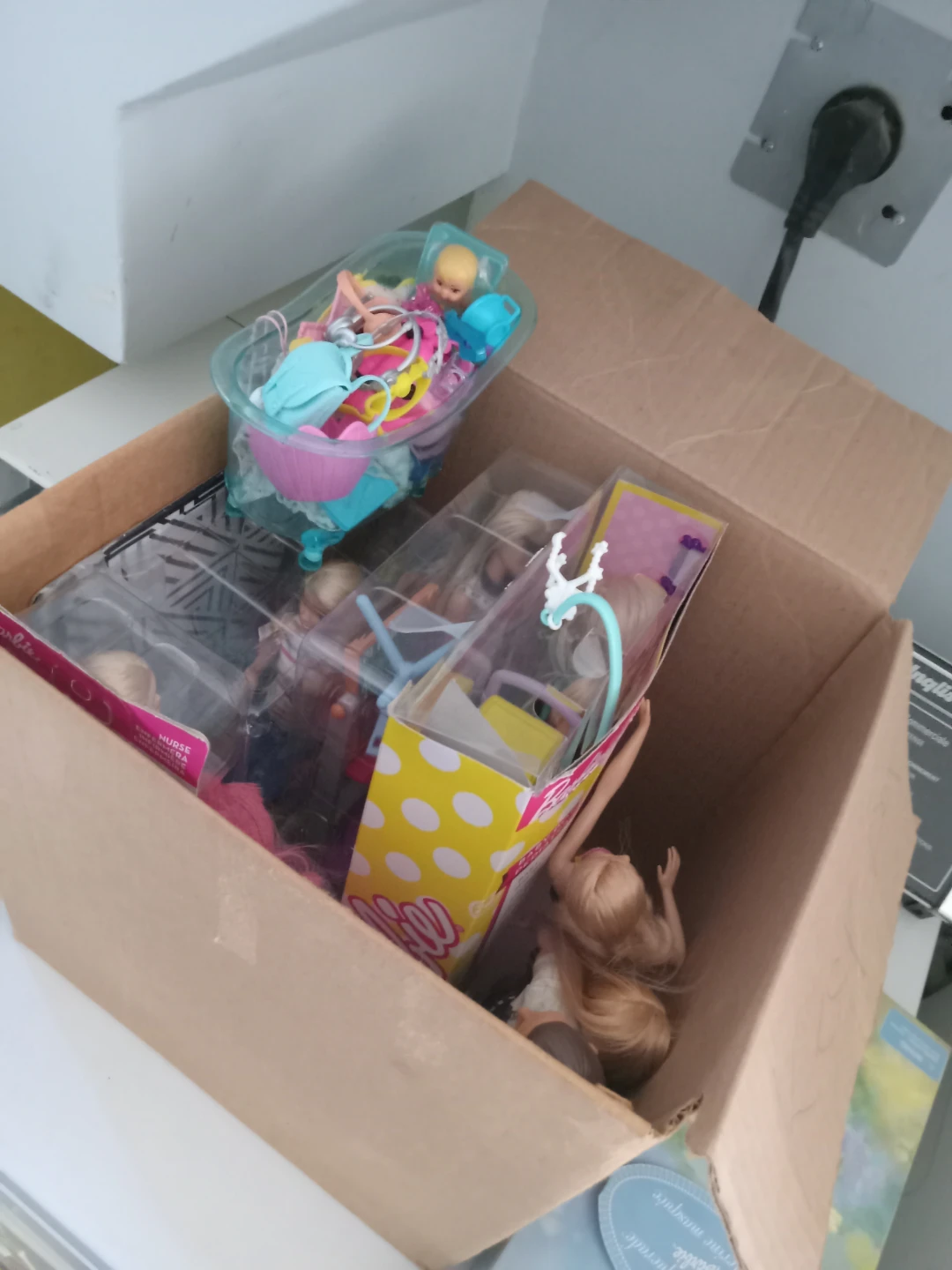 Barbie Dollhouse and Accessories Set - photo 4