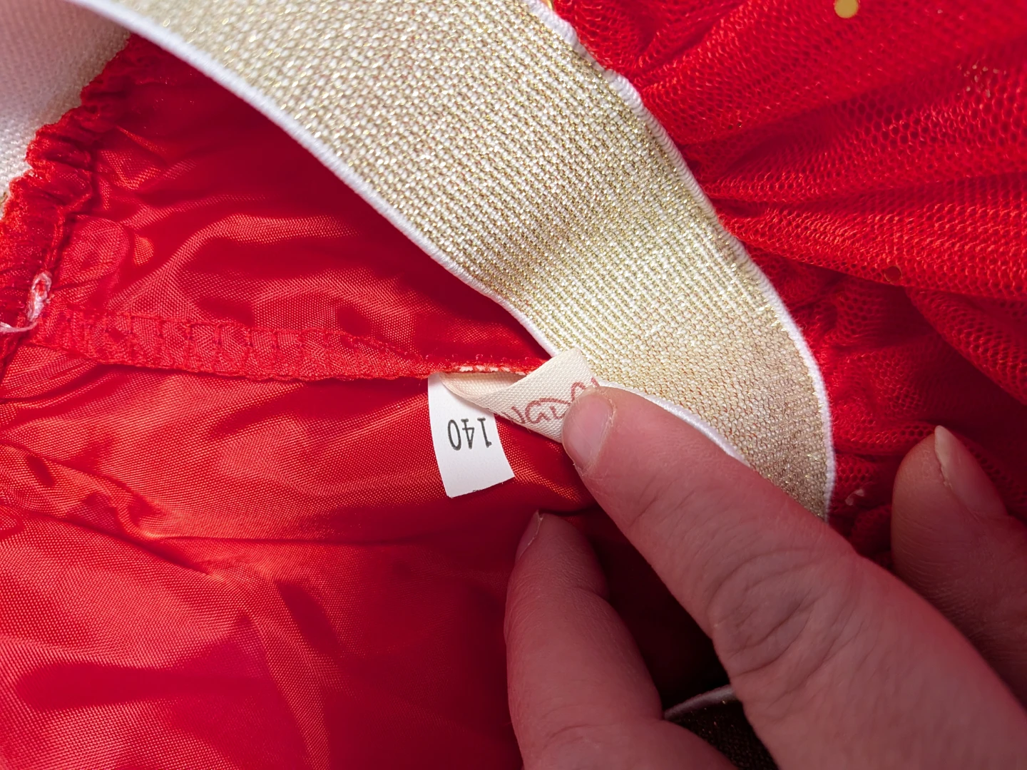 Red Tulle Skirt with Gold Stars, Size 140🏈 - photo 4