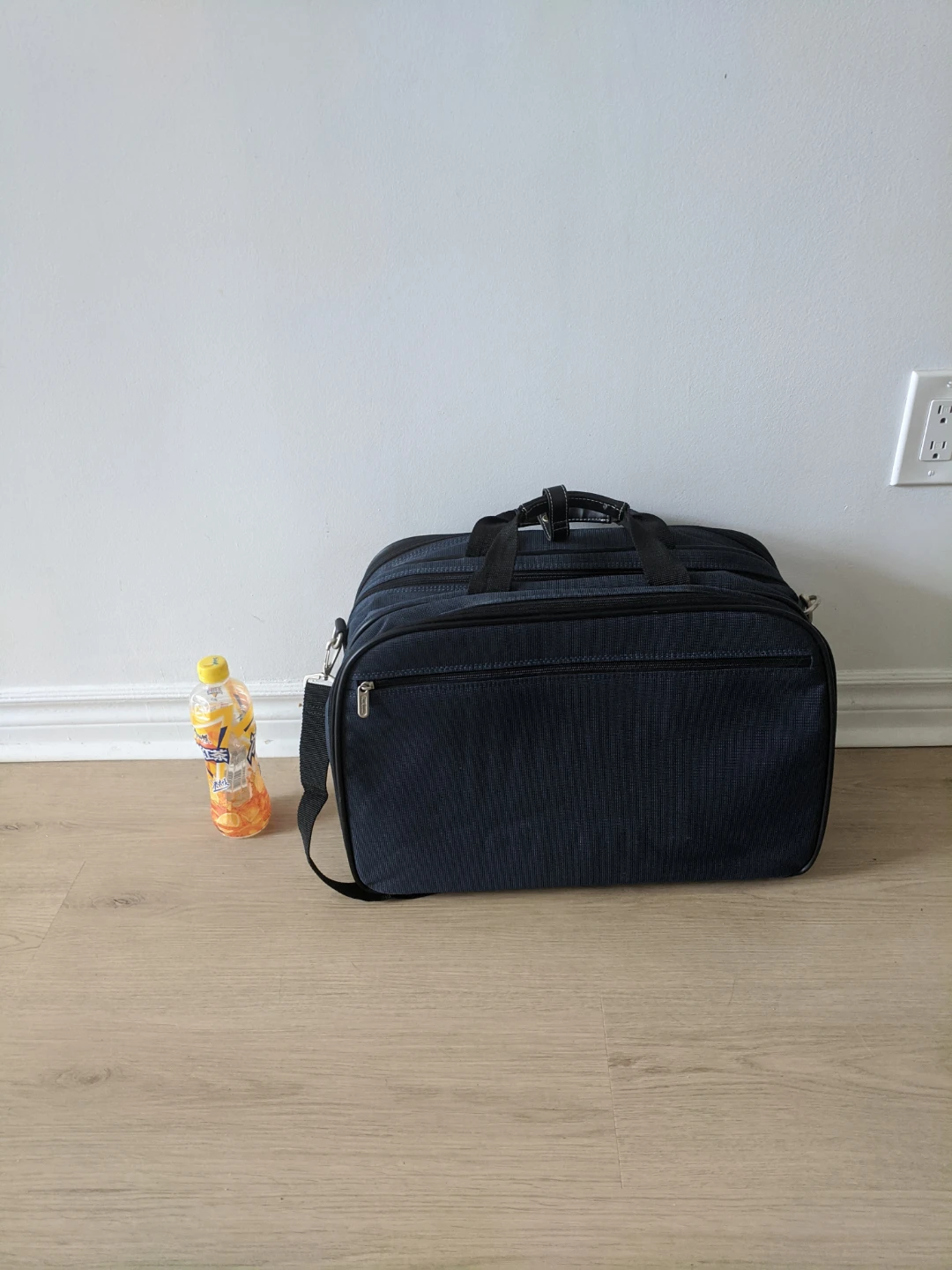 Pierre Cardin Paris Travel Bag - photo 2