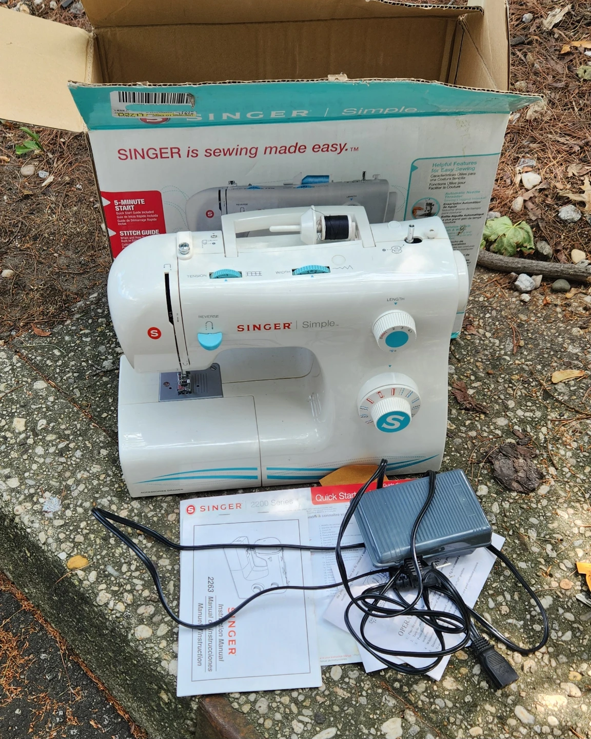 Singer Simple 2263 Sewing Machine