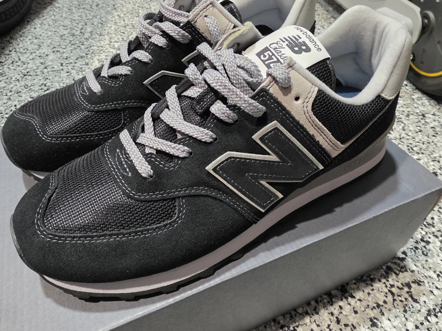 BRAND NEW New Balance 574 Men's Shoes Size 10