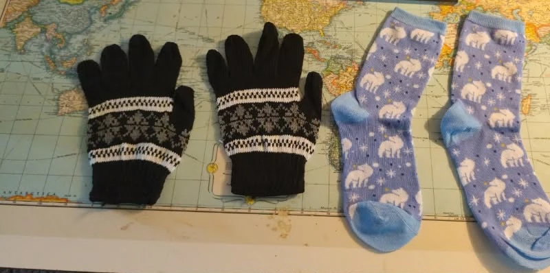 Winter glove and sock set
