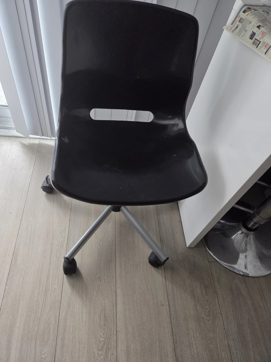 Black task chair with casters - photo 2