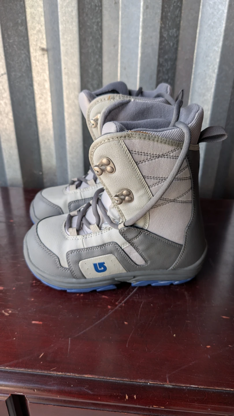 Burton Moto Kids Snowboard Boots - Size 6 US - photo 5
