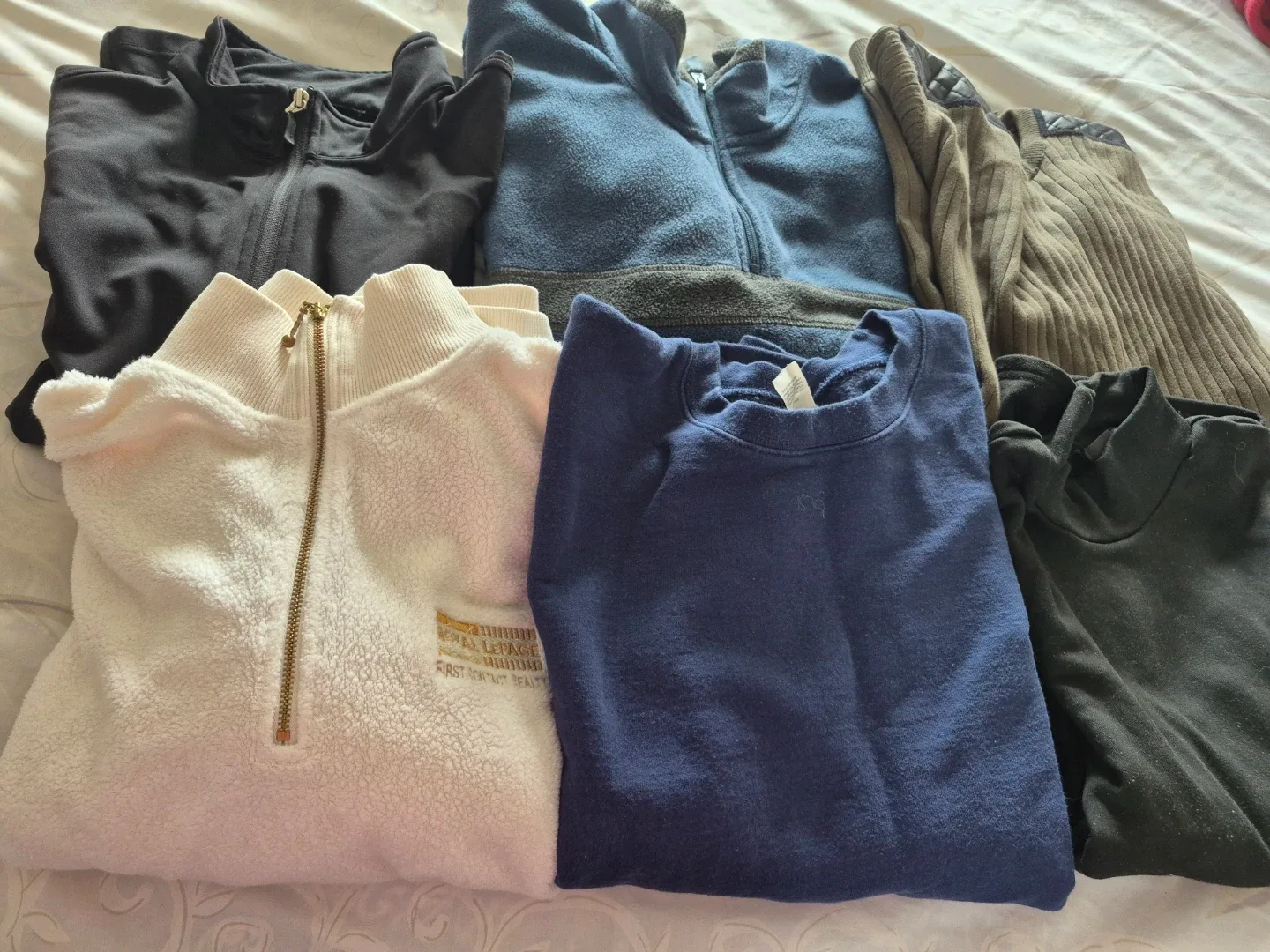 Assorted Women's Clothes, Ankle Boots and Leather Handbags - photo 3