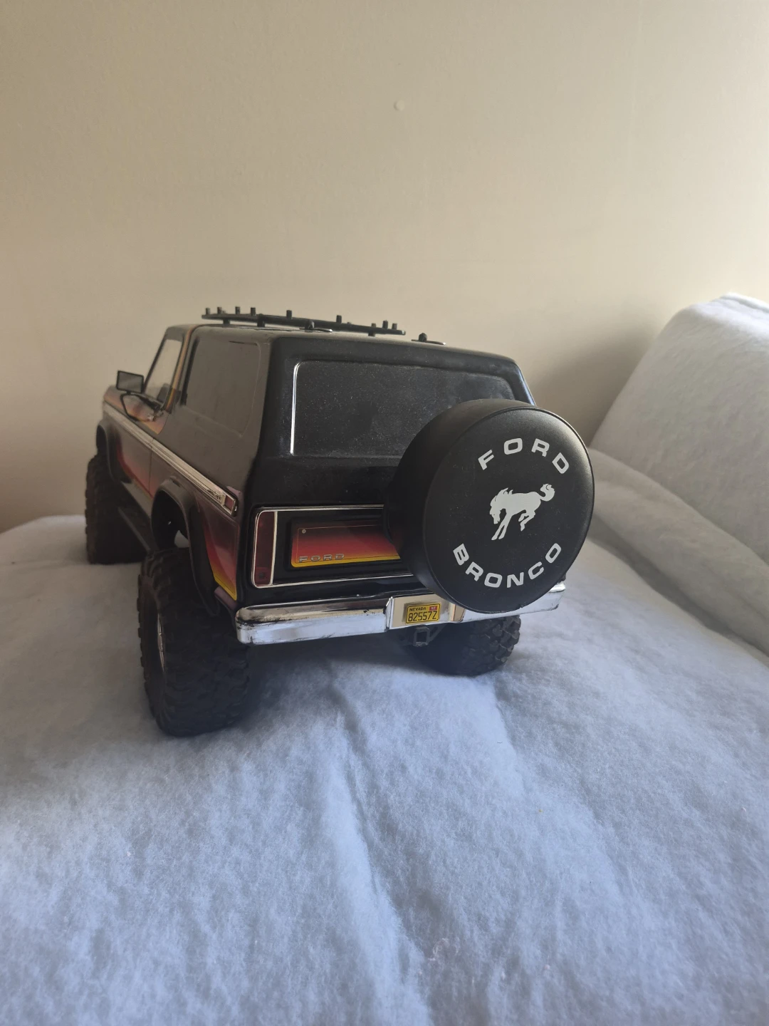 Traxxas Ford Bronco RC Crawler Truck - photo 3