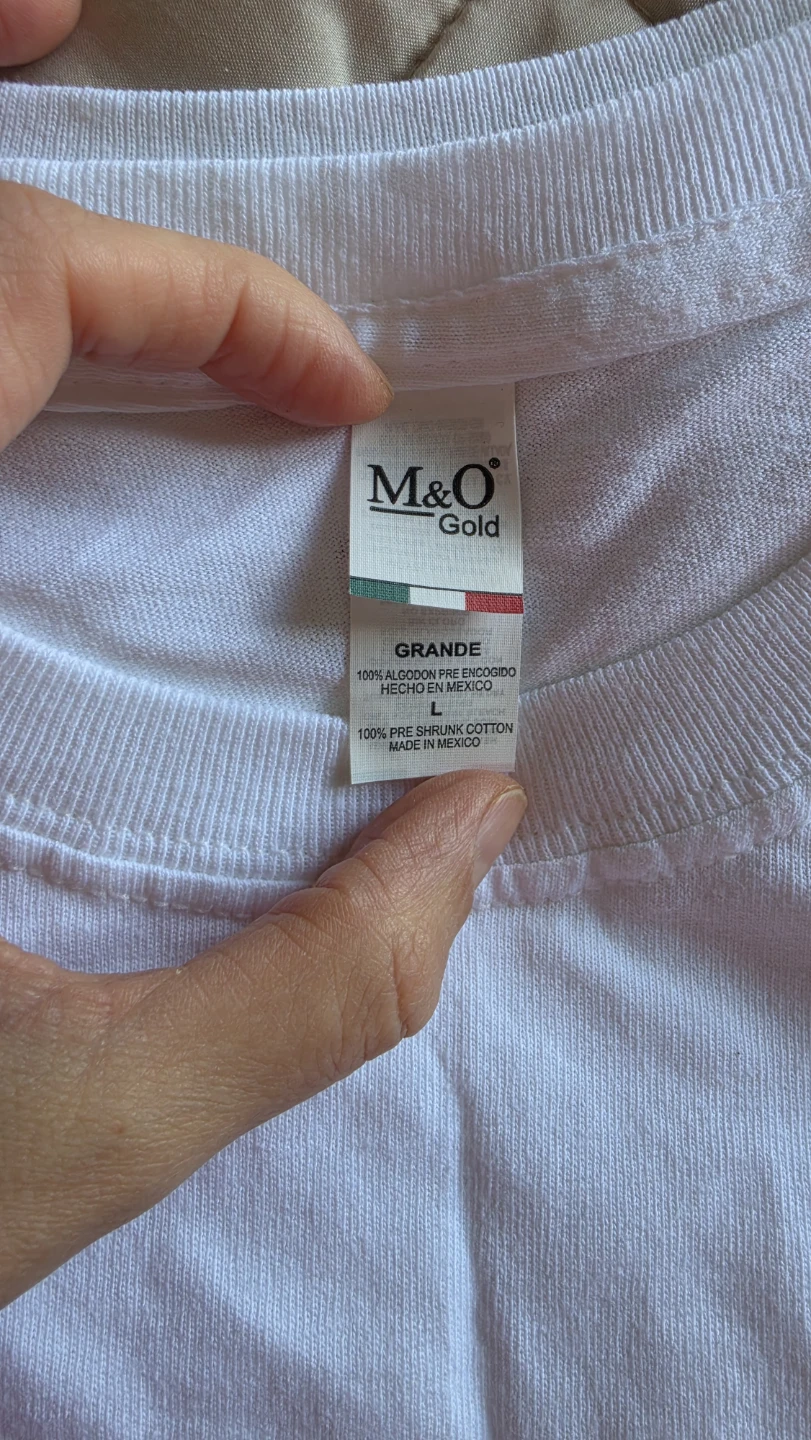 white T-shirts, size L and M - photo 2