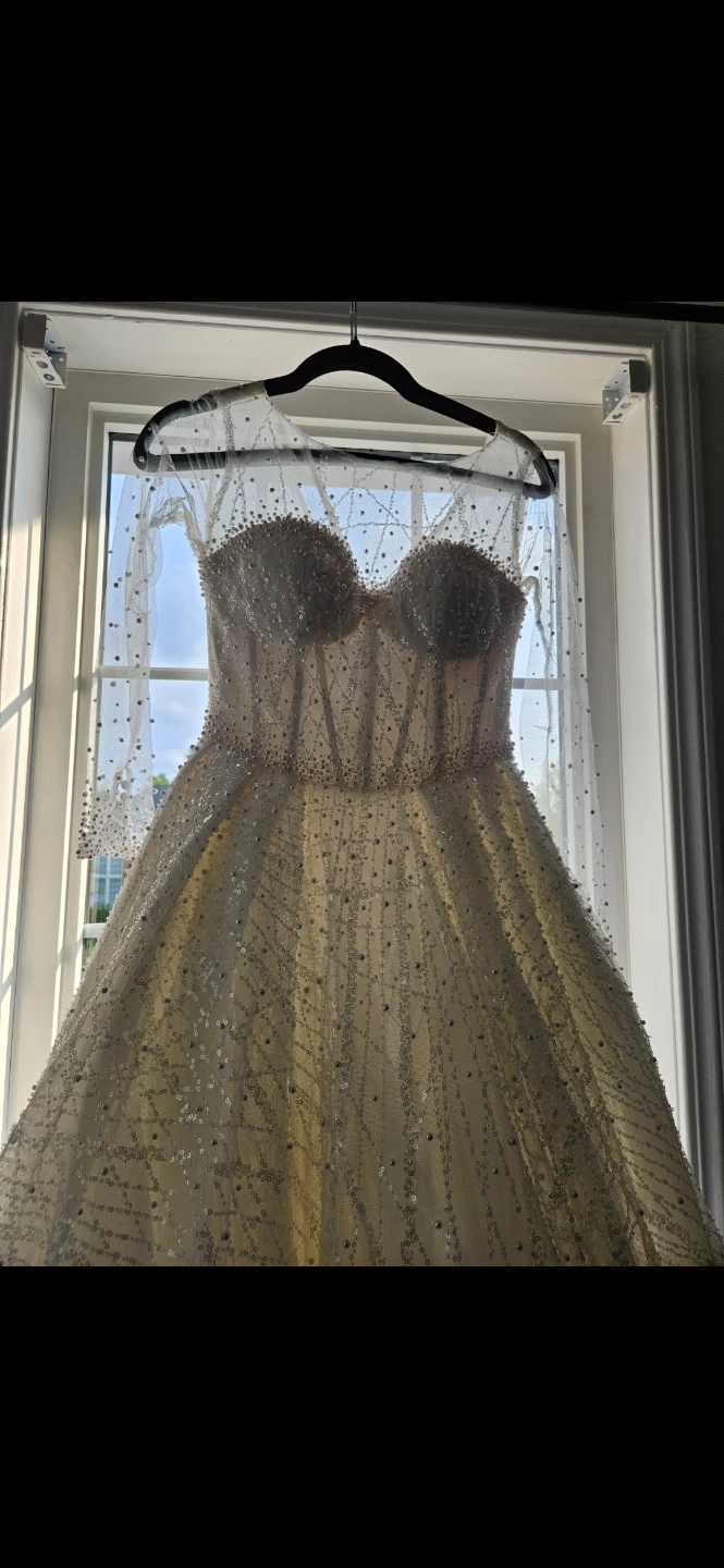 Sparkly Embellished Wedding Dress with Veil - photo 2
