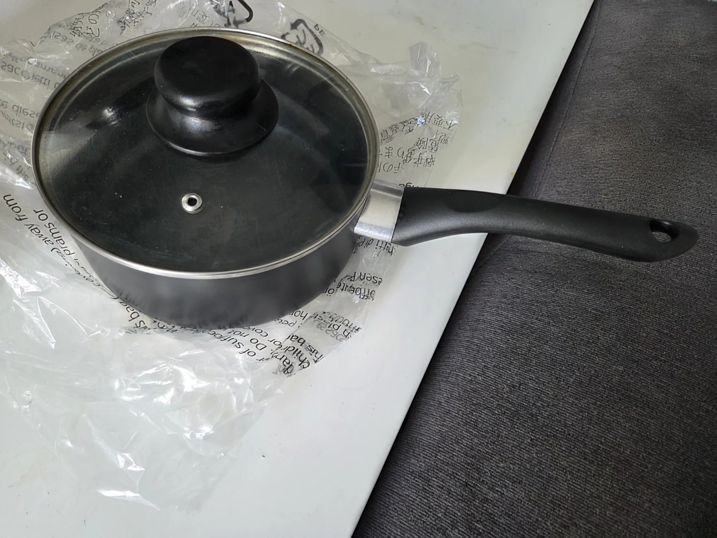 AmazonBasics Non-Stick Saucepan with Glass Lid - photo 3