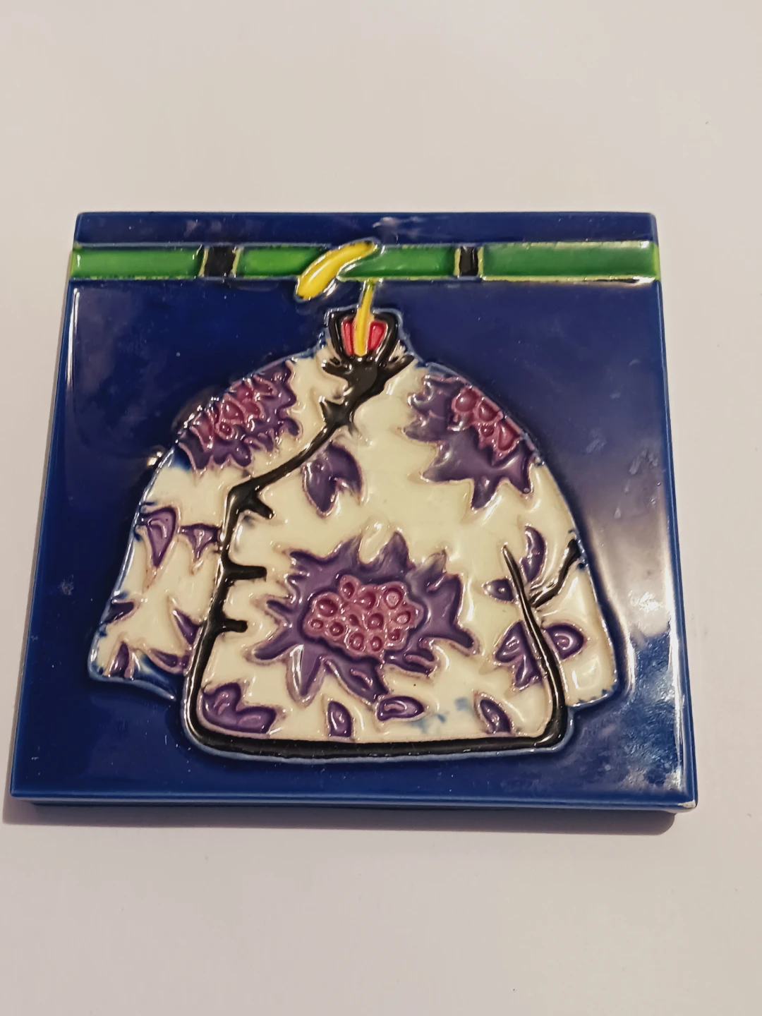 Decorative Ceramic Tile Wall Decor with Floral Kimono Design - photo 2