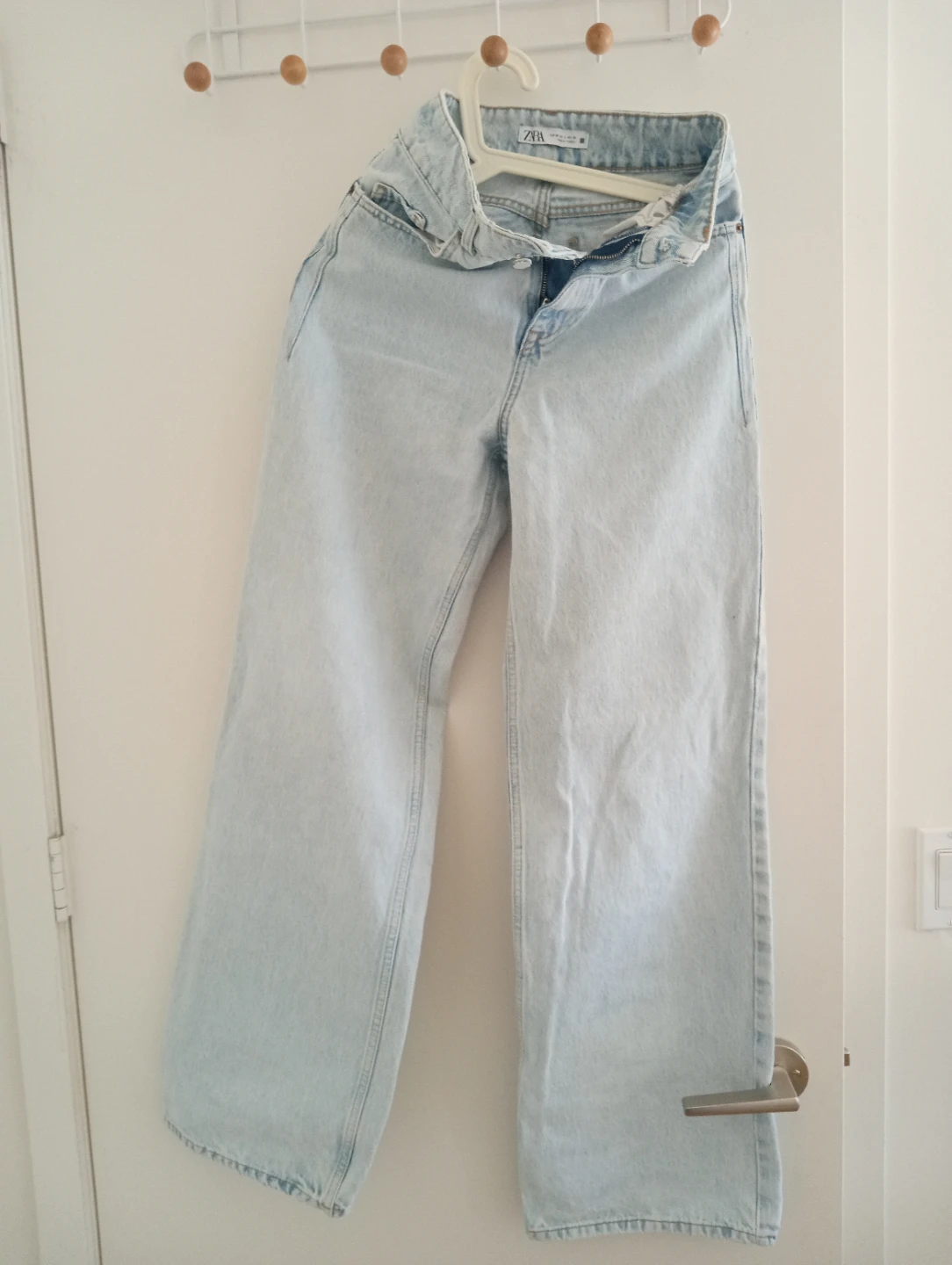 Zara Wide Leg Light Wash Jeans $10 sz 4 long 42.