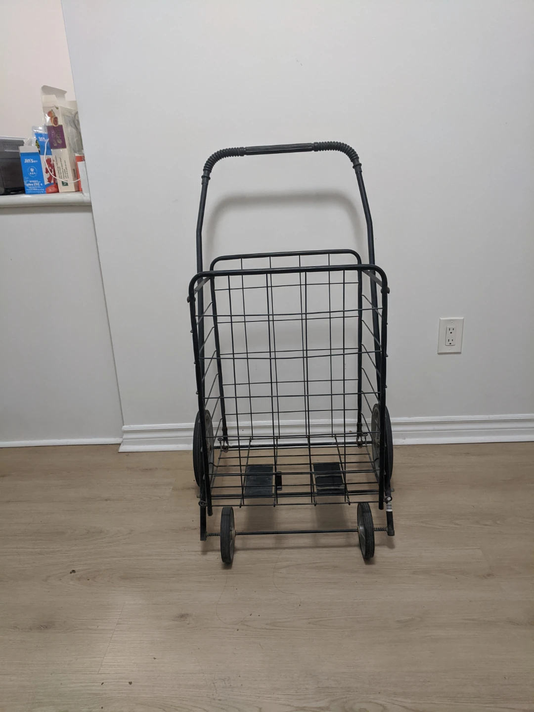 Big Metal Shopping Cart - photo 2