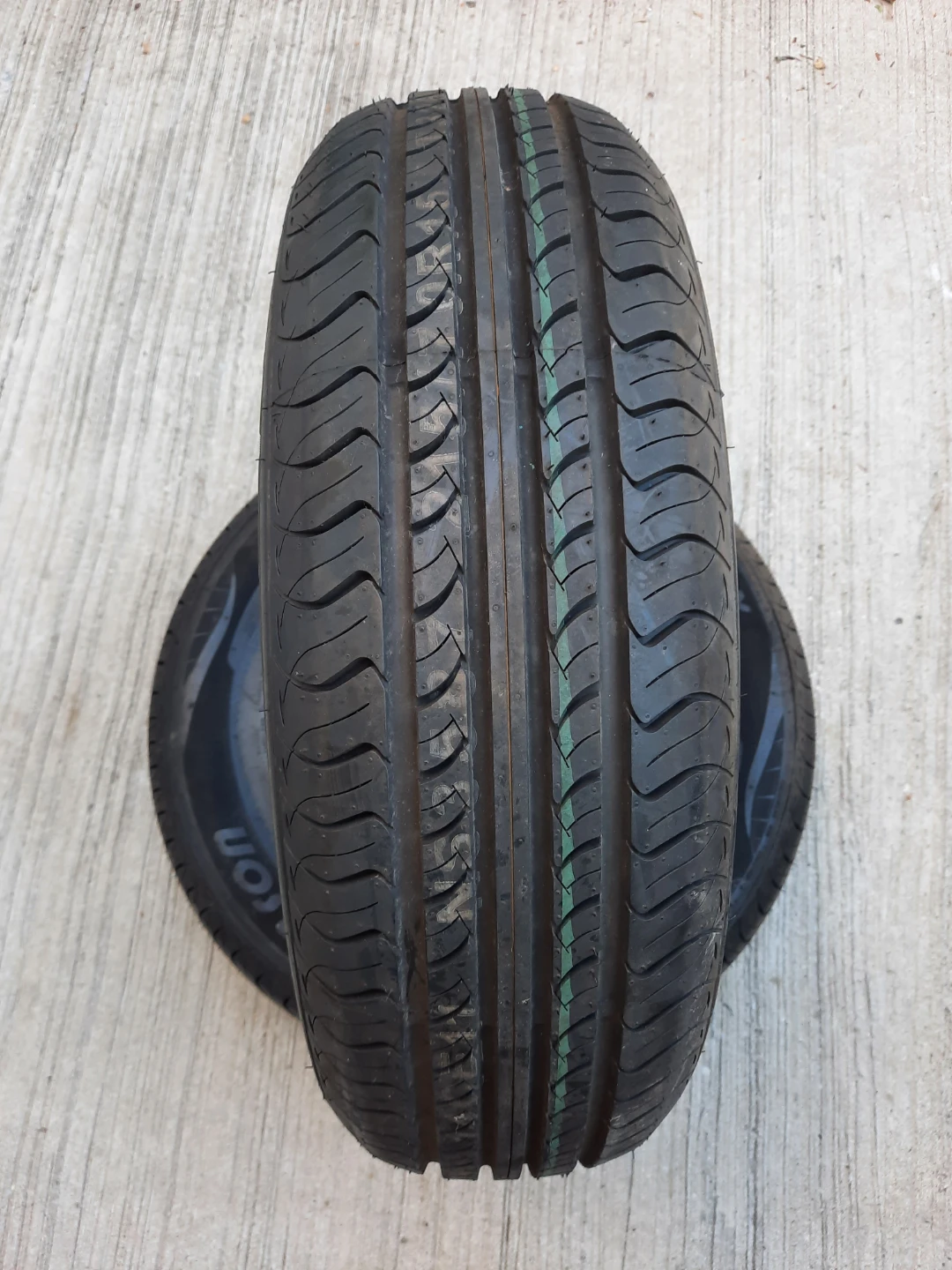 Weathermaxx All Season Tire 215/70R15