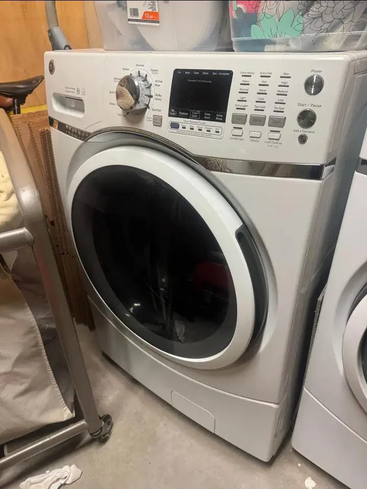 GE Steam Dryer with Vibration Control - photo 2