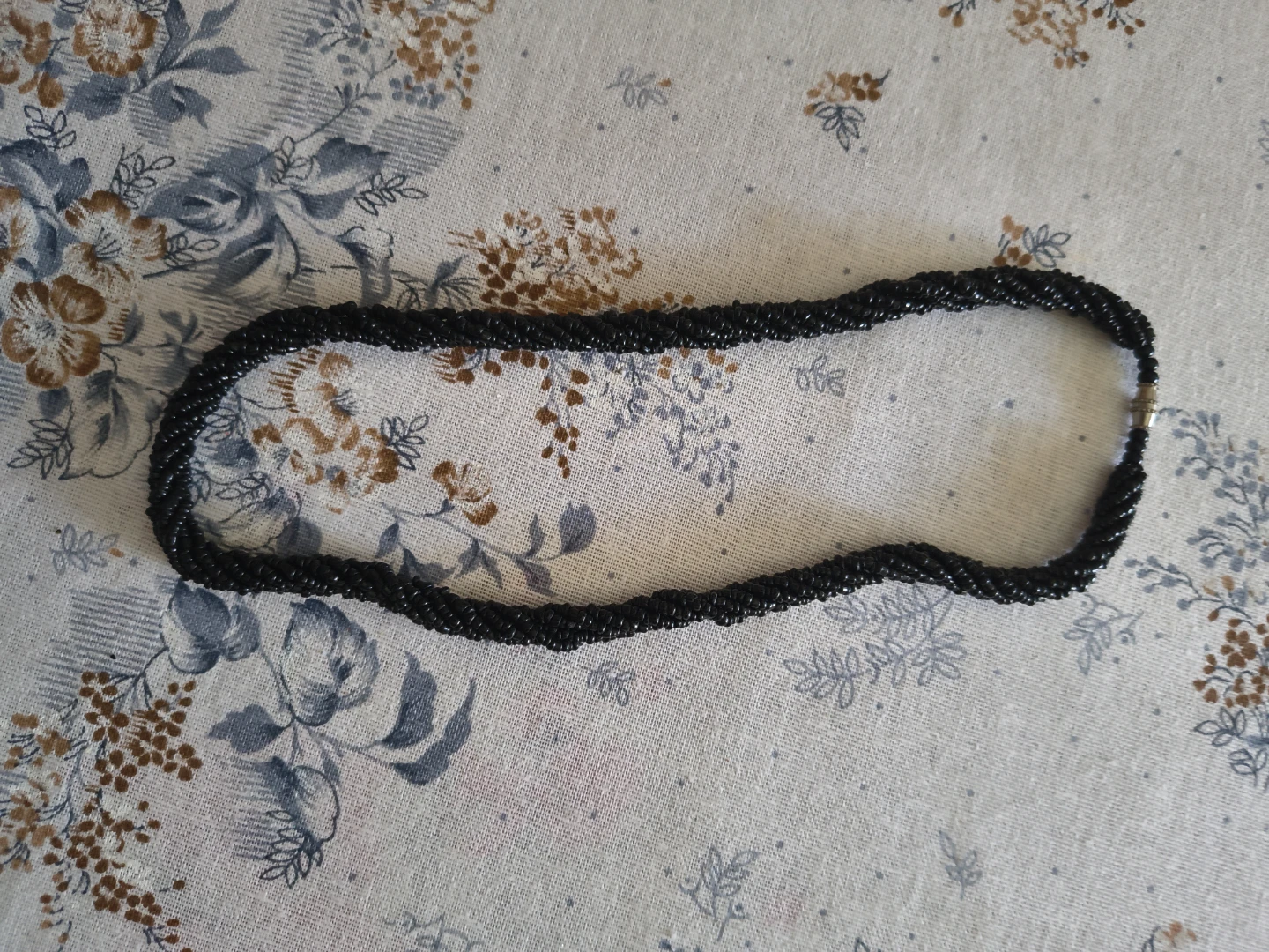 Set of two black beaded necklaces - photo 3