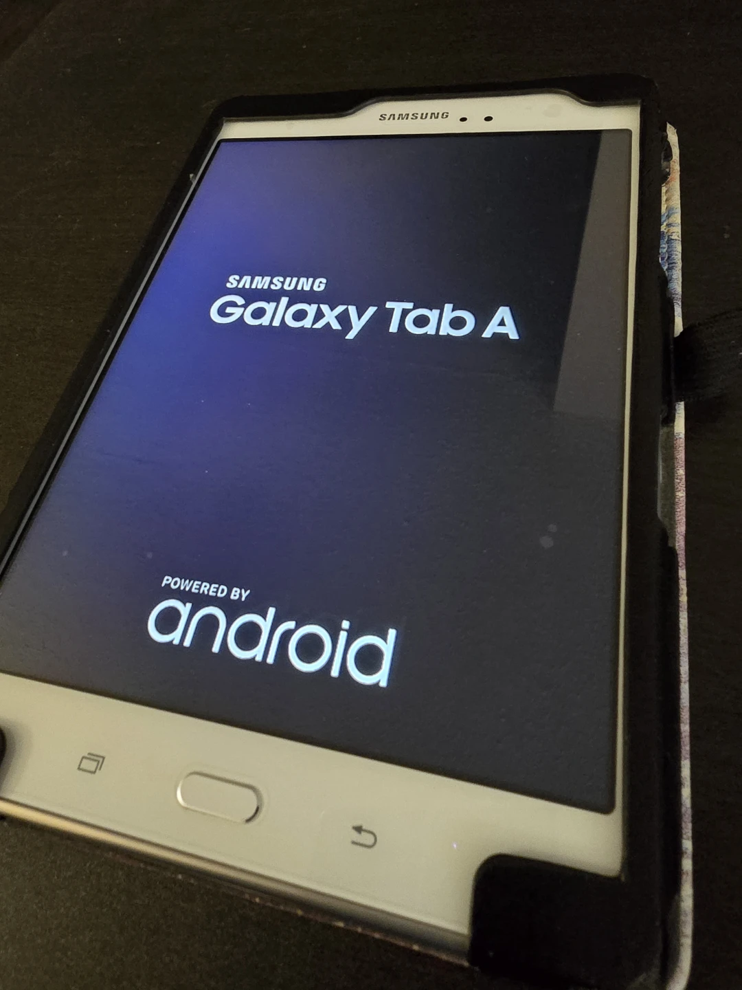 16Gb Samsung Galaxy Tab A (Screen protected & preloved)