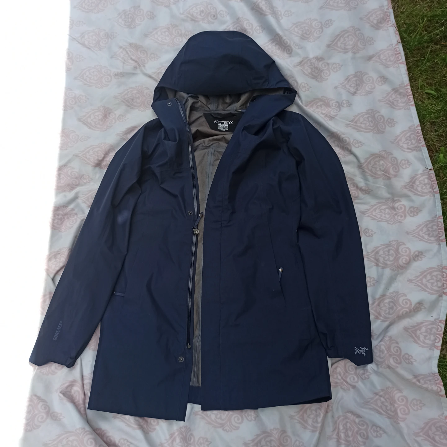 Arc'teryx Gore-Tex Coat Women's . - photo 2