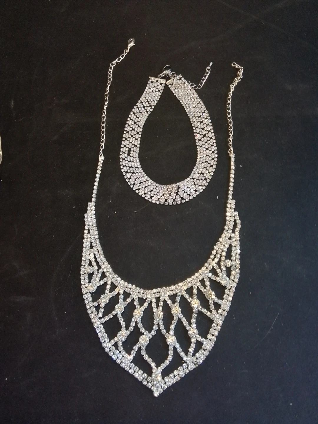 Rhinestone necklace and bracelet set