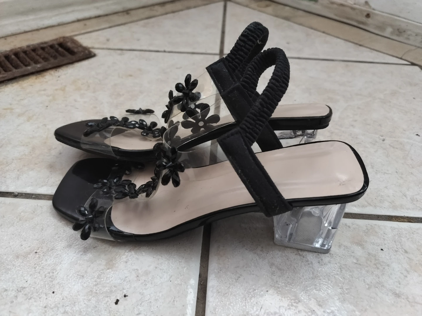 🏈 Black floral clear block heel sandals - photo 2