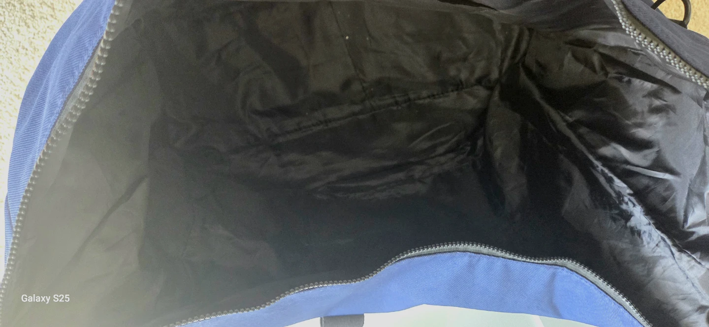 3  Duffel bags. Different sizes - photo 5