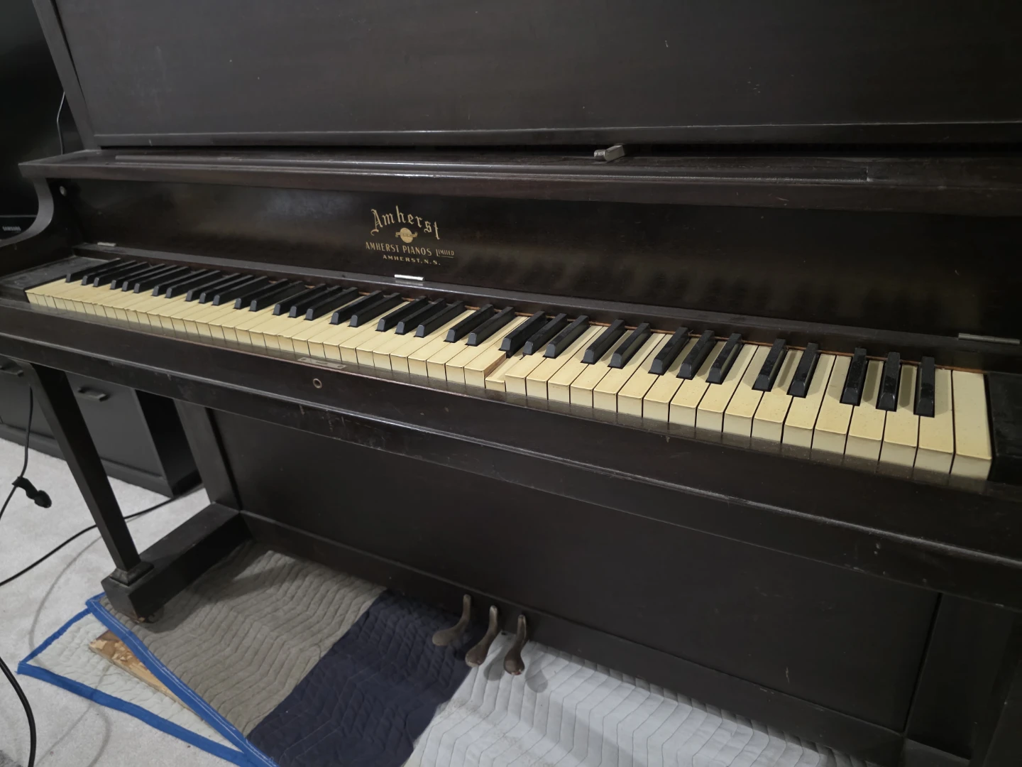 Amherst Upright Piano - photo 4