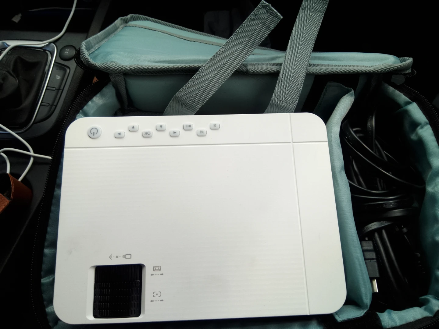 White Portable Multimedia Projector with Carrying Case - photo 2
