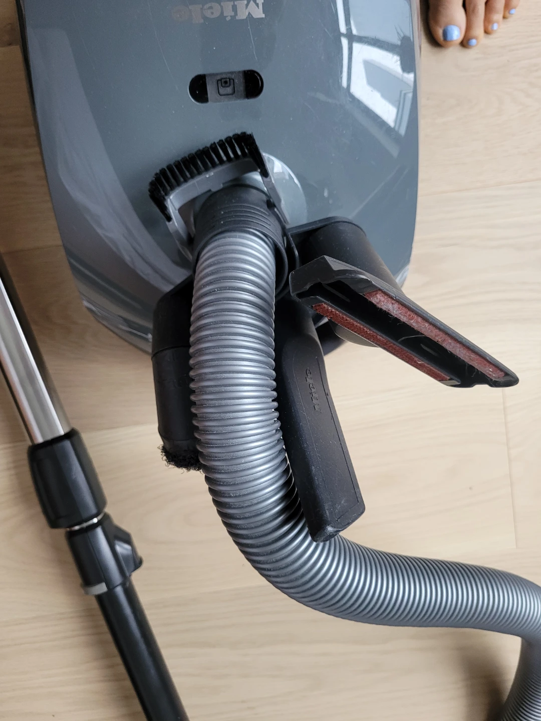 Miele Classic C1 Pure Suction PowerLine Vacuum Cleaner - photo 5