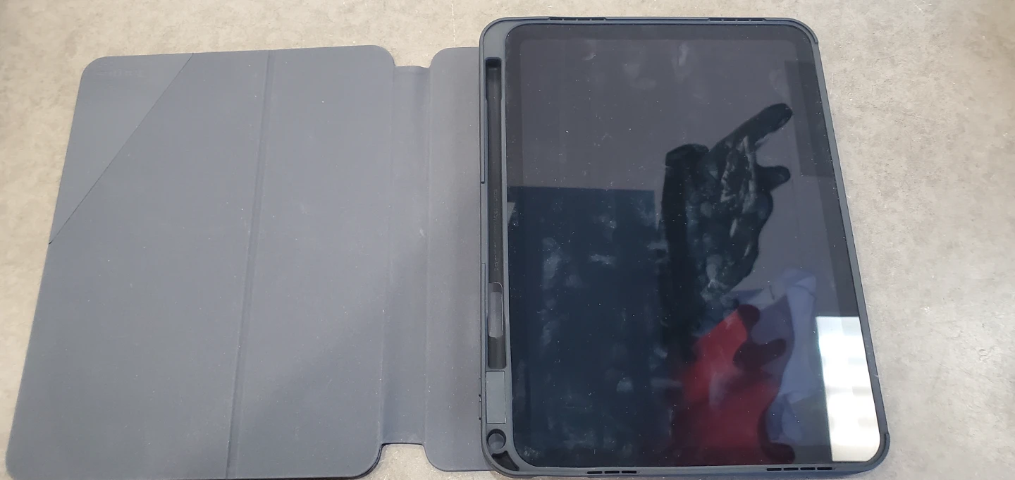 Apple iPad Air  11th gen 10.9-inch with folio case