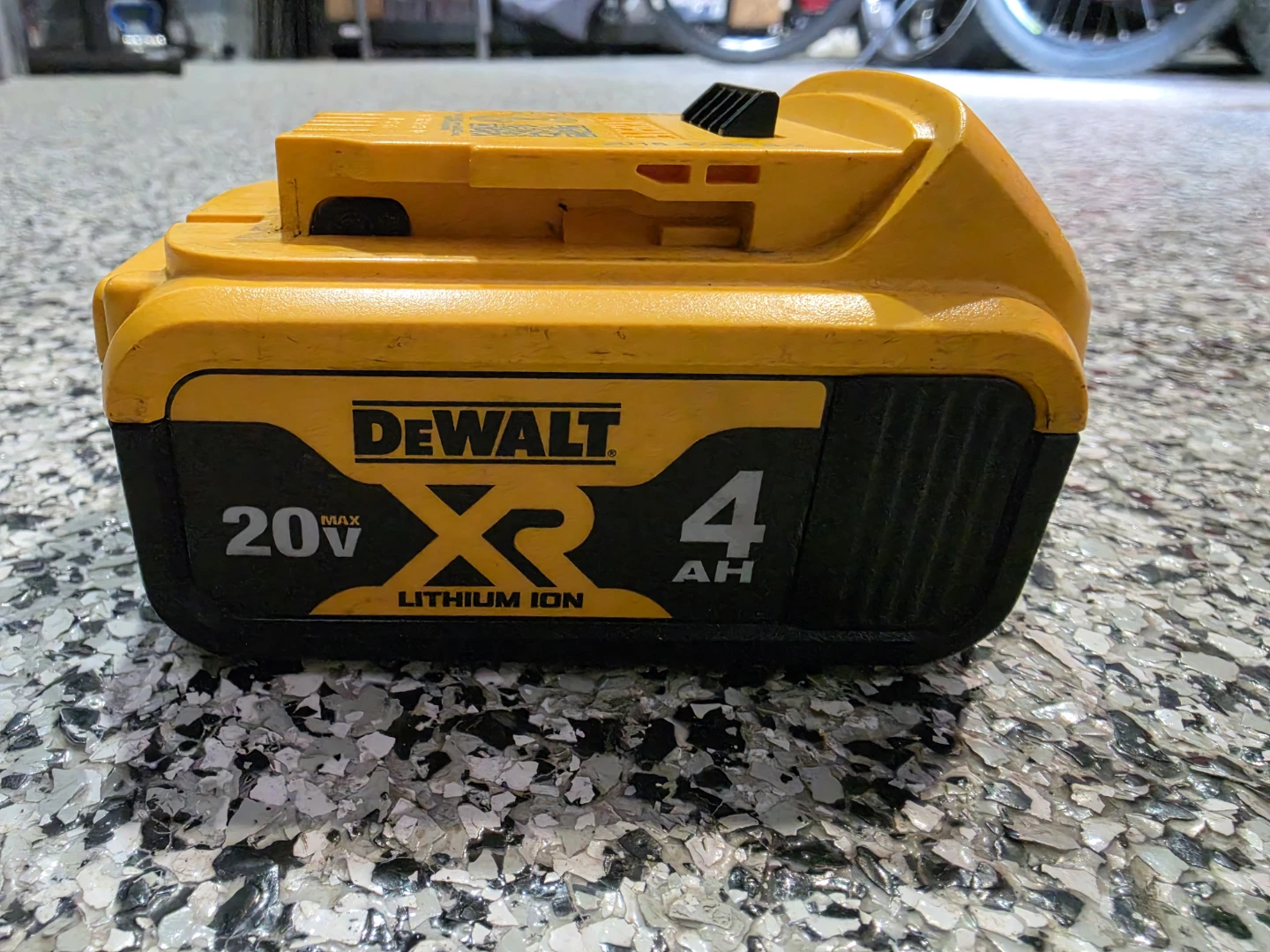 DeWalt 20V MAX XR 4Ah Lithium-Ion Battery