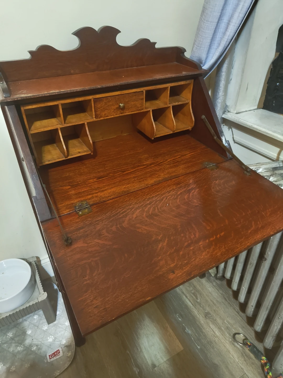 Personal desk