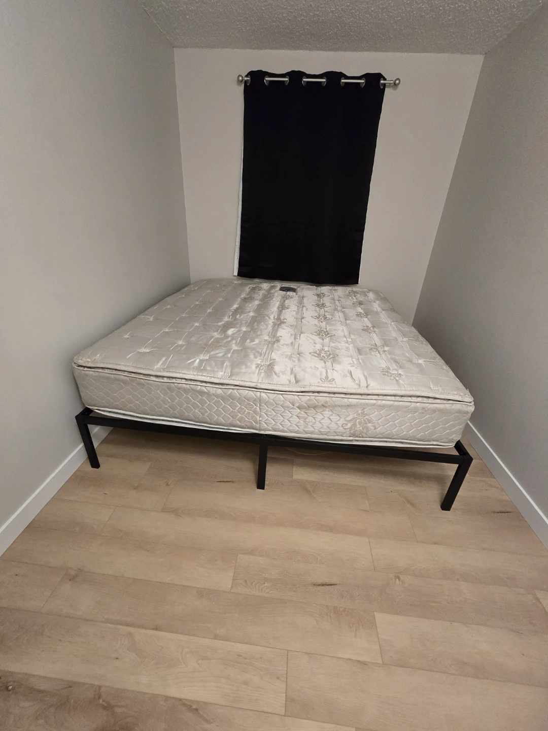 King size bed and mattress