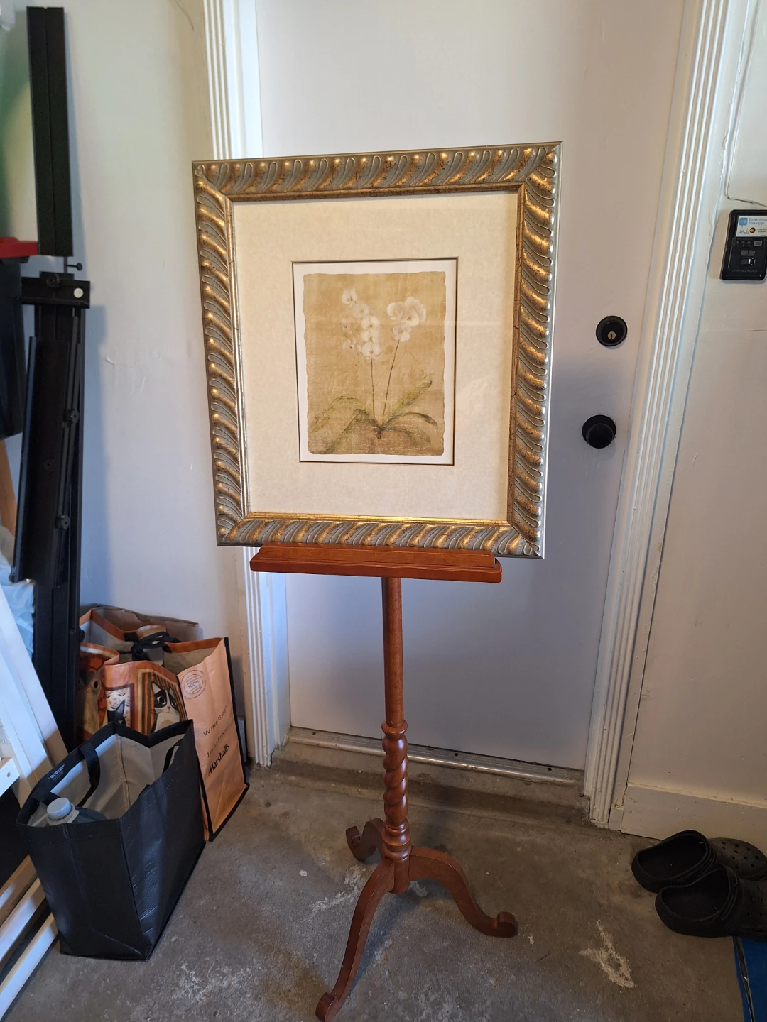 Vintage Wooden Display Art Stand - photo 2