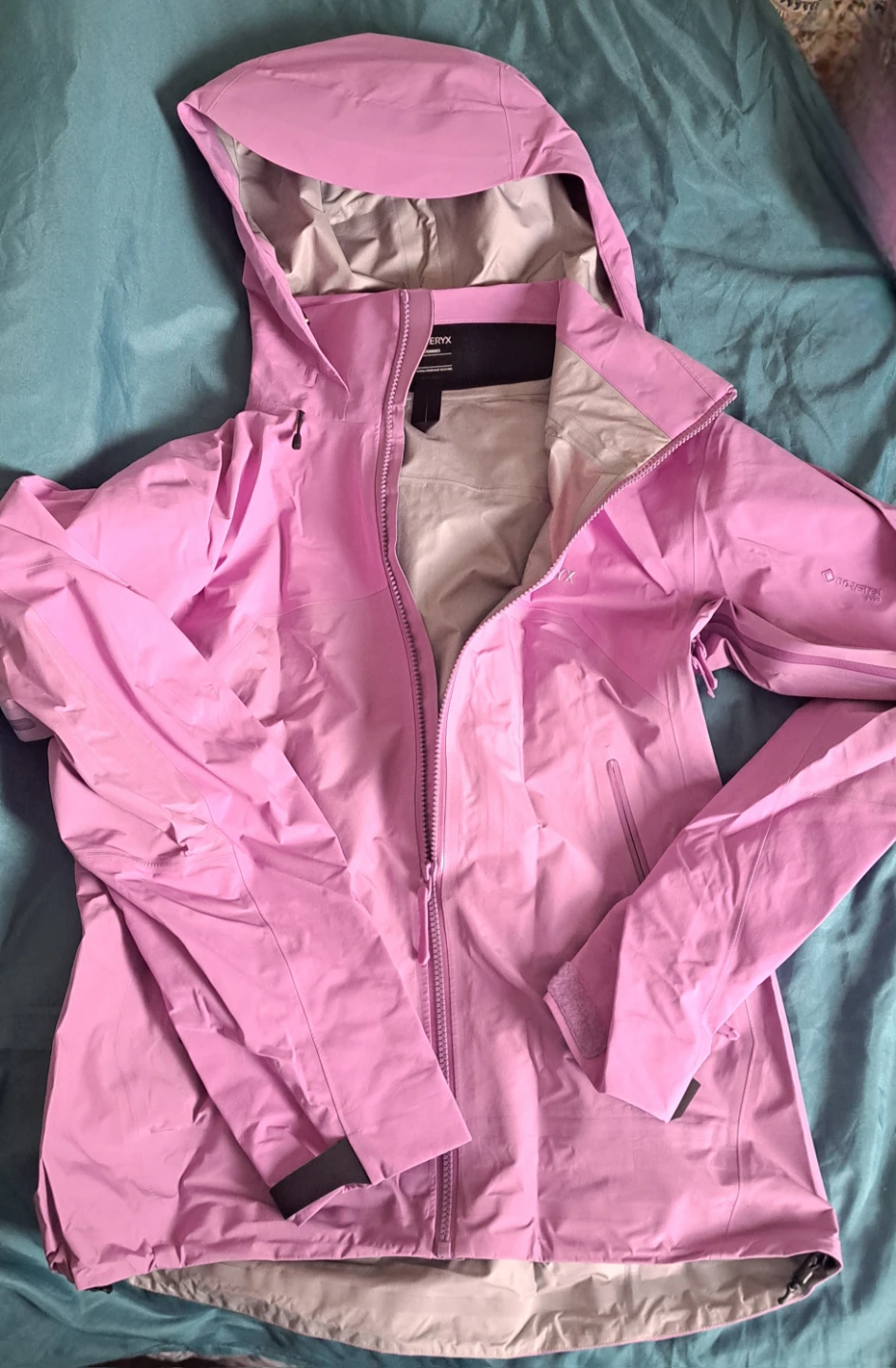 Arc’teryx Women’s Jacket – Brand New / Never Worn – size " S "