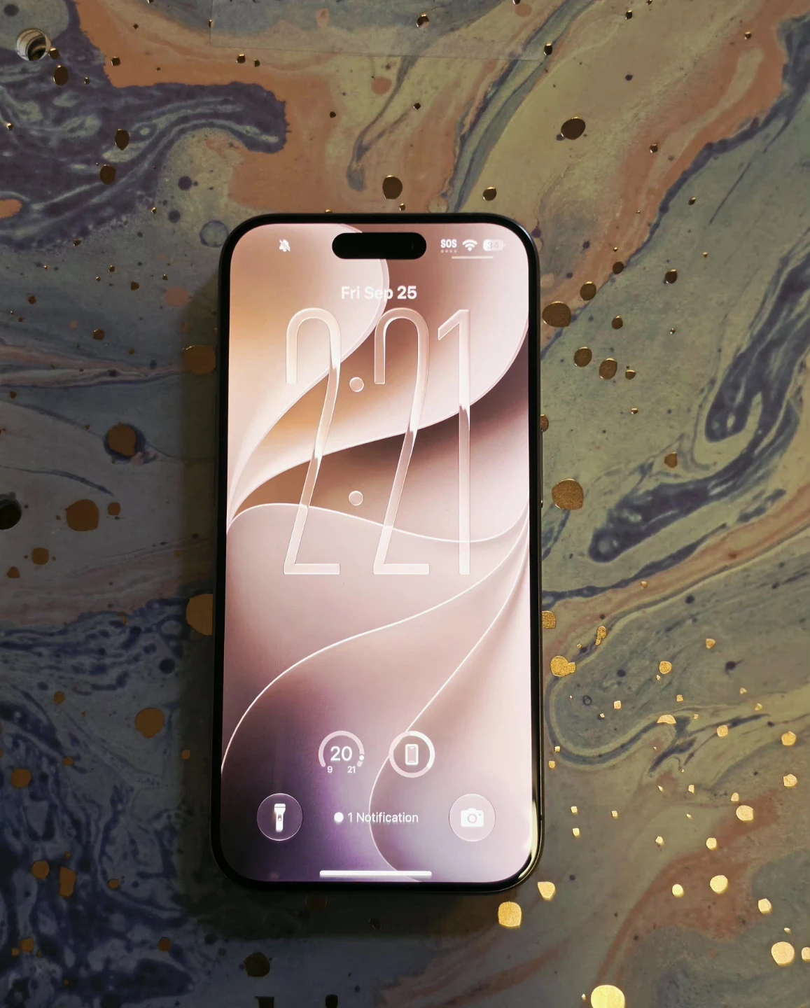 Apple iPhone 15 Pro  - Natural Titanium