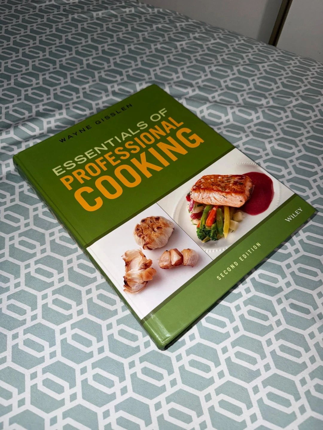Essentials of Professional Cooking by Wayne Gisslen